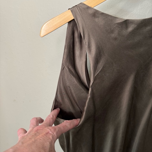 BLACK HALO 100% Silk Two Toned Sleeveless Midi Dress Draped Neckline Black 6 - Picture 9 of 13